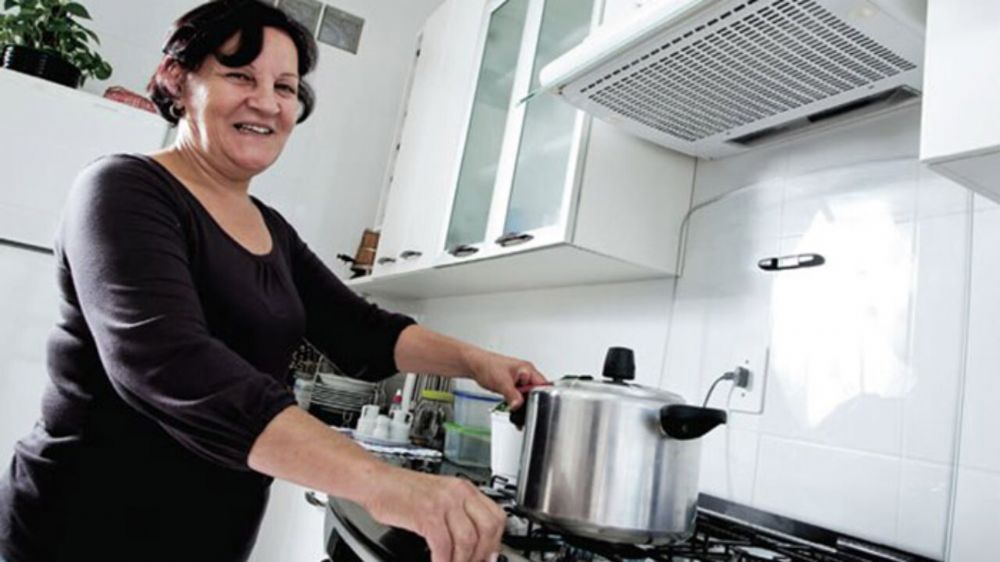 Donas de casa podem se aposentar no Brasil? Entenda as regras