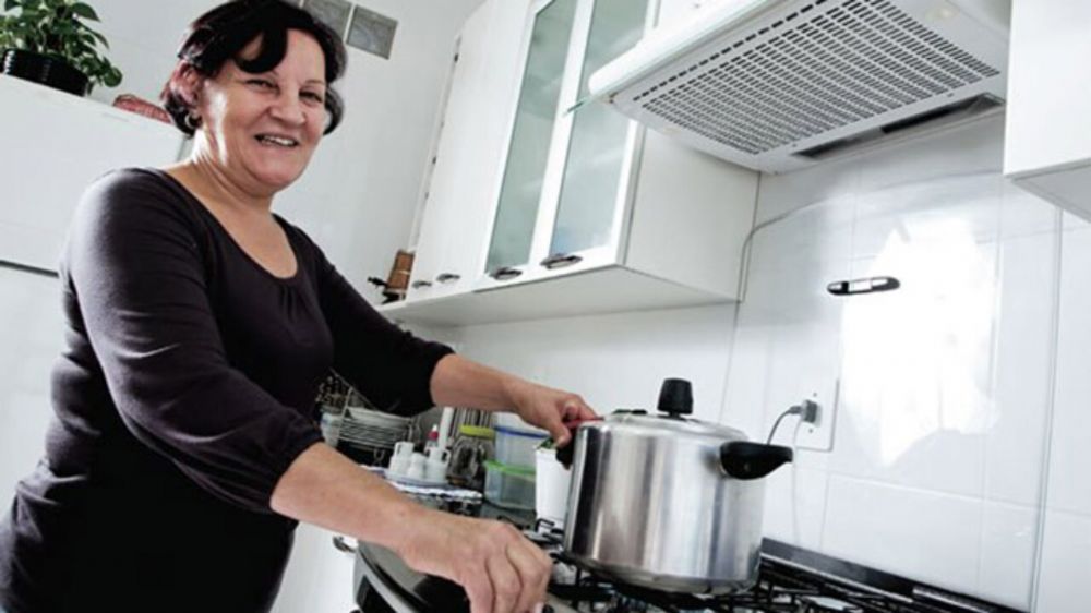Donas de casa podem se aposentar no Brasil? Entenda as regras