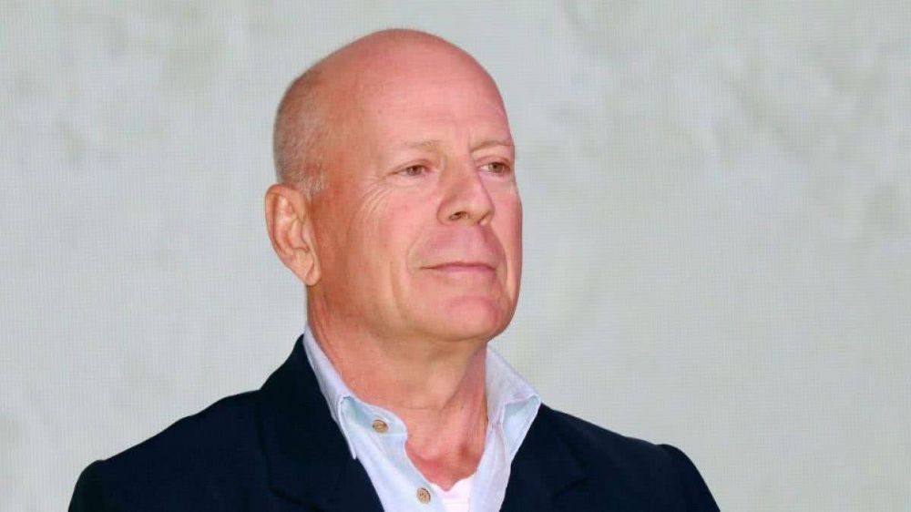 Entenda o que  afasia, condio diagnosticada no ator Bruce Willis